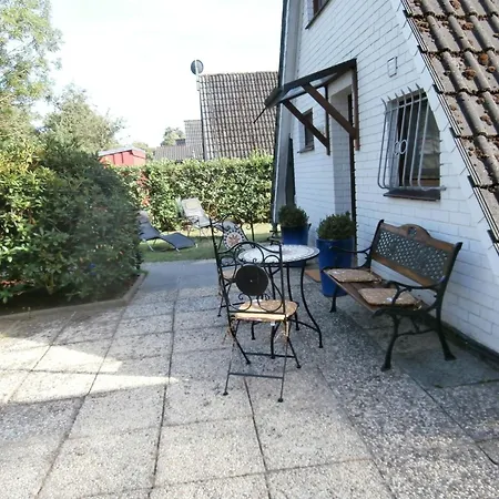 Ferienhaus Uriges Mit Garten Und Grill By Interhome Burhave